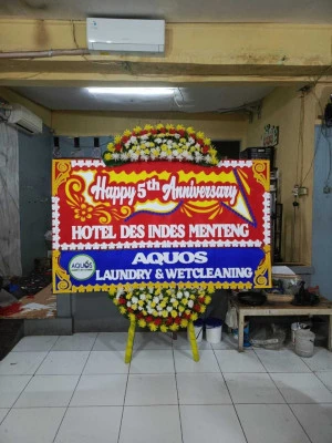 Papan Bunga di Jalan Raya Bekasi